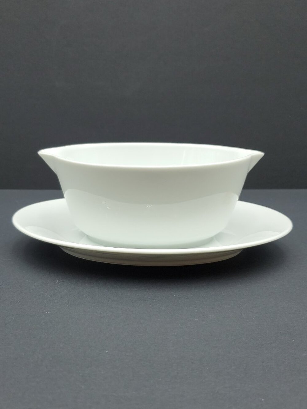 Noritake Snowville Gravy Boat Attached Underplate White Sauce Boat With Saucer